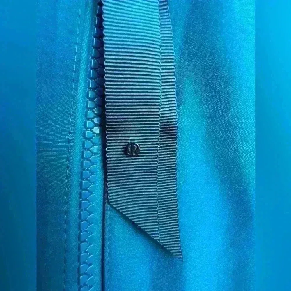 Lululemon $248 Rain or Shine Coat Trench Glyde Convertible Teal Blue Neon‎ Green